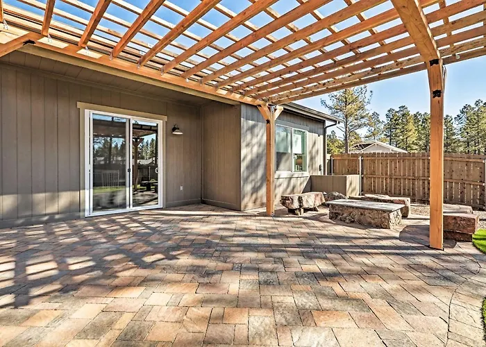 Oasis W/ Hot Tub - 3 Mi To Downtown! *