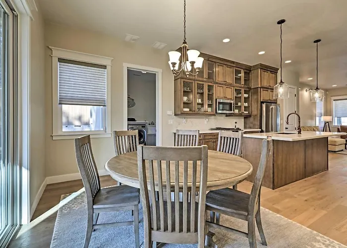 Сasa de vacaciones Oasis W/ Hot Tub - 3 Mi To Downtown! Flagstaff